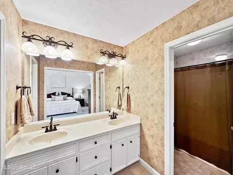 Bath - 192 Mccarty Rd, Byram, MS 39272 photo 1 of 3