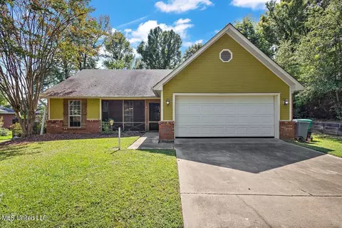 647 Dorothy Ln, Byram, MS 39272