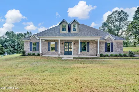 111 Jessica Cv, Holly Springs, MS 38635