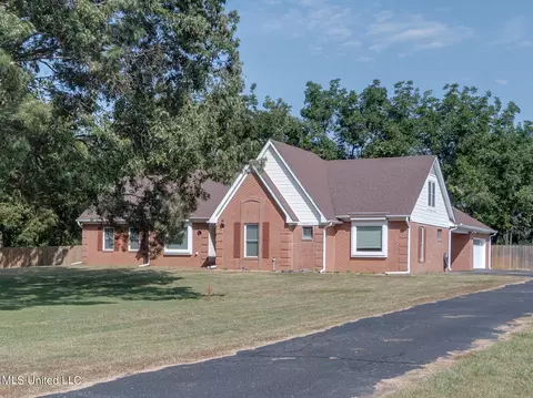 4844 Douglas Dr, Olive Branch, MS 38654