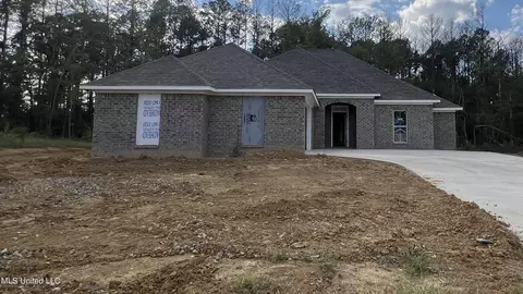 103 Madisonville Dr, Canton, MS 39046