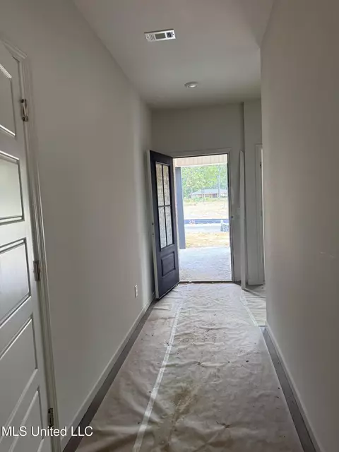 Entry Way - 449 Piney Dr, Pearl, MS 39208 photo 3 of 3