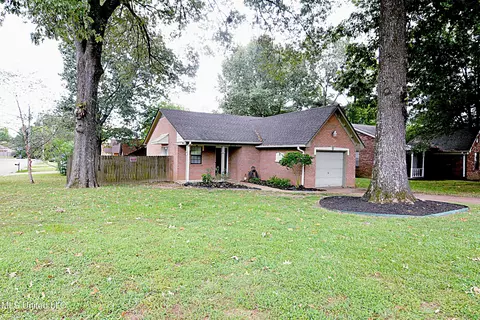 6772 Maury Dr, Olive Branch, MS 38654