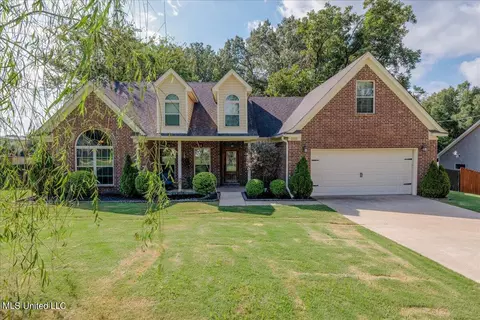 2111 Barrett St, Southaven, MS 38672
