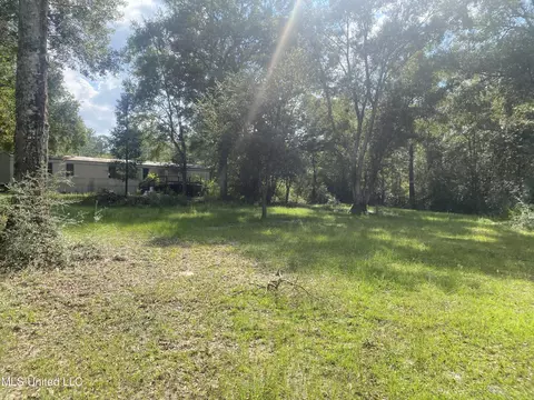 21880 W Wortham Rd, Saucier, MS 39574