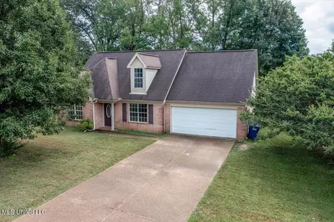 4433 Shadow Glen Dr, Horn Lake, MS 38637