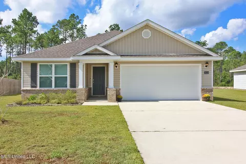 10119 Willow Leaf Dr, Gulfport, MS 39503