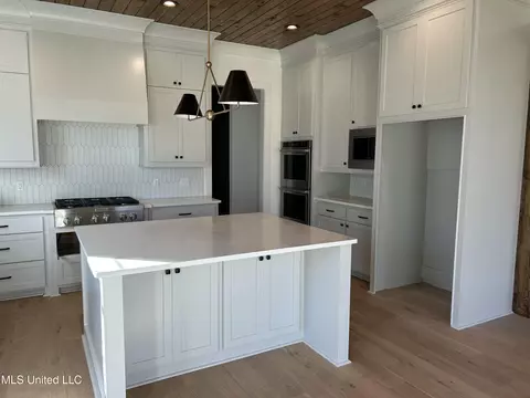 Kitchen - 304 Lois Ct, Madison, MS 39110 photo 1 of 1