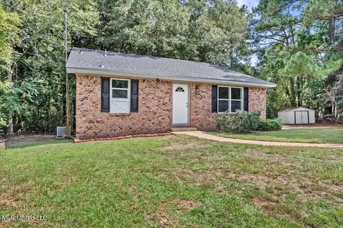 1901 Dartmouth Dr, Gautier, MS 39553