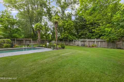 Exterior - 4036 Oakridge Dr, Jackson, MS 39216 photo 17 of 23