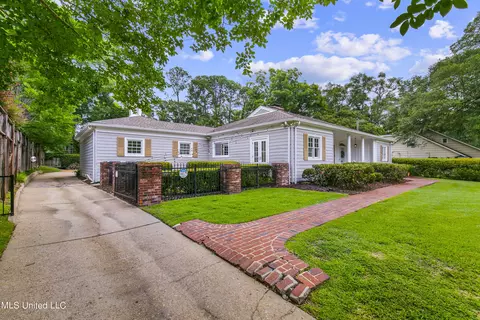 Exterior - 4036 Oakridge Dr, Jackson, MS 39216 photo 7 of 23