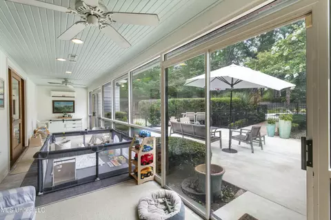 Exterior - 4036 Oakridge Dr, Jackson, MS 39216 photo 11 of 23