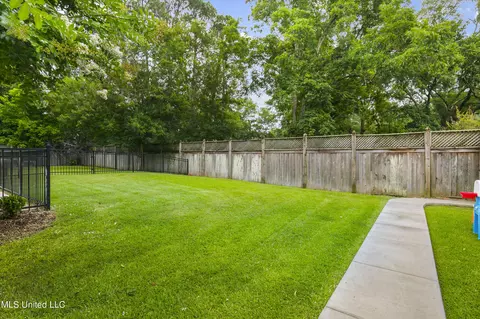 Exterior - 4036 Oakridge Dr, Jackson, MS 39216 photo 22 of 23