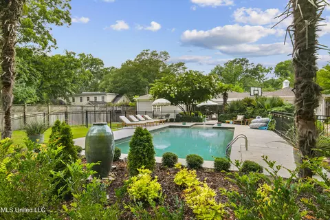 Exterior - 4036 Oakridge Dr, Jackson, MS 39216 photo 19 of 23