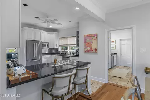 Kitchen - 4036 Oakridge Dr, Jackson, MS 39216 photo 6 of 6