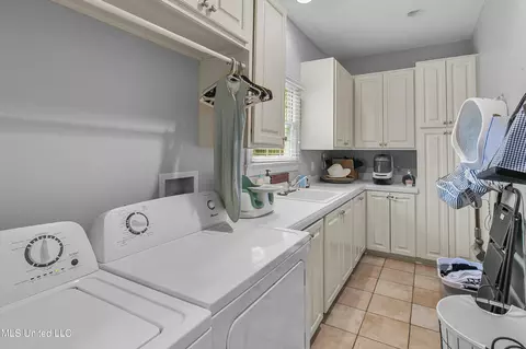 Other - 4036 Oakridge Dr, Jackson, MS 39216 photo 6 of 11