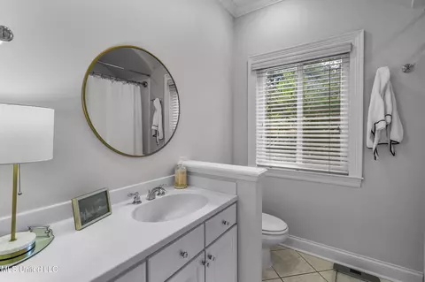 Bath - 4036 Oakridge Dr, Jackson, MS 39216 photo 5 of 5