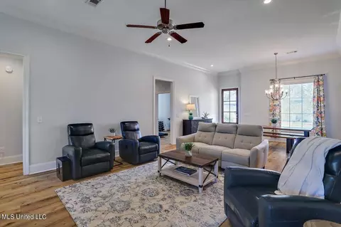 Living - 319 Wellstone Pl, Madison, MS 39110 photo 2 of 3