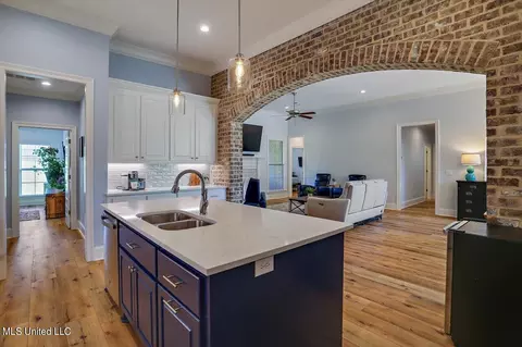 Kitchen - 319 Wellstone Pl, Madison, MS 39110 photo 2 of 3