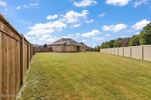 Exterior - 211 Duchess Ct, Flowood, MS 39232 photo 5 of 9