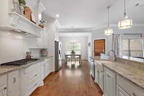 Kitchen - 211 Duchess Ct, Flowood, MS 39232 photo 5 of 5