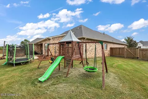 Exterior - 211 Duchess Ct, Flowood, MS 39232 photo 8 of 9