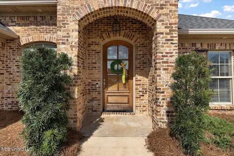 Entry Way - 211 Duchess Ct, Flowood, MS 39232 photo 1 of 6
