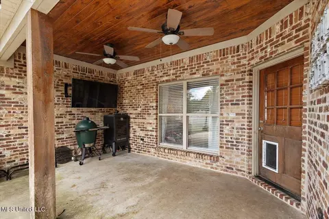 Exterior - 211 Duchess Ct, Flowood, MS 39232 photo 6 of 9