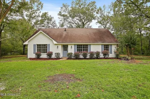 909 Gore Rd, Byram, MS 39272