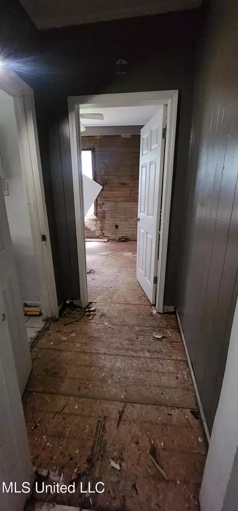 Entry Way - 2723 Lilly St #25, Jackson, MS 39213 photo 7 of 8
