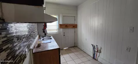 Entry Way - 2723 Lilly St #25, Jackson, MS 39213 photo 3 of 8