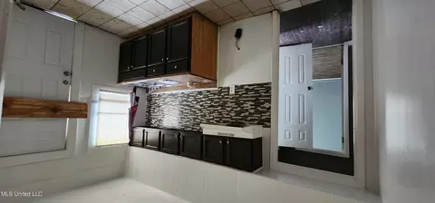 Entry Way - 2723 Lilly St #25, Jackson, MS 39213 photo 2 of 8