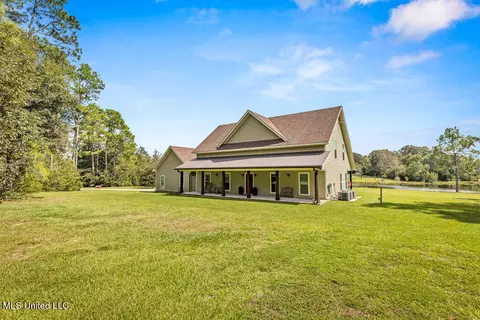 20135 Twin Lakes Dr, Saucier, MS 39574