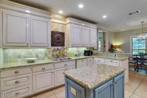 Kitchen - 824 Aberdeen Cv, Madison, MS 39110 photo 1 of 4