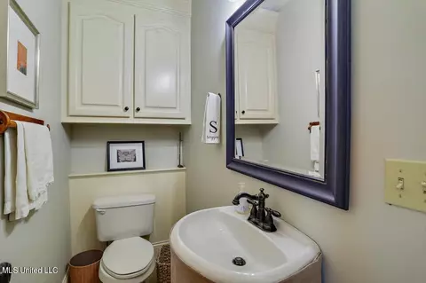 Bath - 824 Aberdeen Cv, Madison, MS 39110 photo 1 of 5