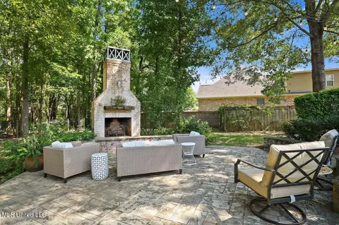 Exterior - 824 Aberdeen Cv, Madison, MS 39110 photo 6 of 11