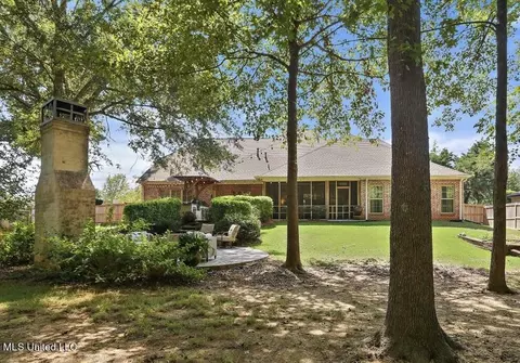 Exterior - 824 Aberdeen Cv, Madison, MS 39110 photo 8 of 11