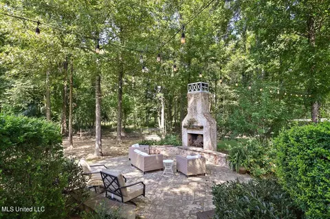 Exterior - 824 Aberdeen Cv, Madison, MS 39110 photo 5 of 11