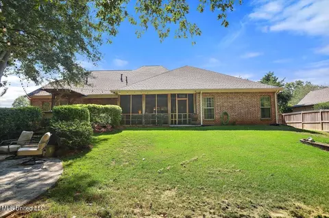Exterior - 824 Aberdeen Cv, Madison, MS 39110 photo 7 of 11