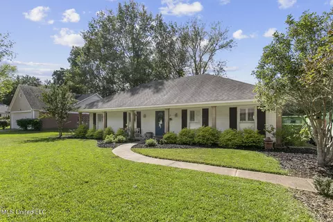 452 Mockingbird Ln, Madison, MS 39110