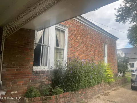 77 S College St, Grenada, MS 38901 photo 9