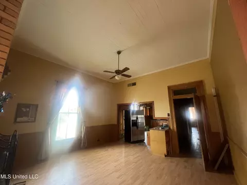 77 S College St, Grenada, MS 38901 photo 7