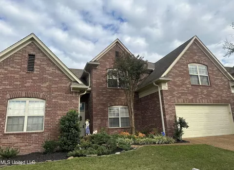 7466 Carmon Dr, Olive Branch, MS 38654