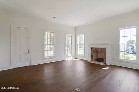 111 W Florida Blvd, Madison, MS 39110 photo 7
