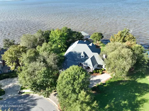 92 Grandview Cir, Brandon, MS 39047
