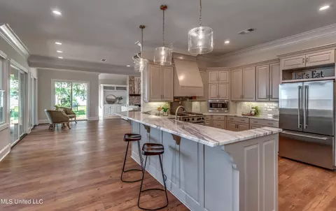 Kitchen - 92 Grandview Cir, Brandon, MS 39047 photo 7 of 7