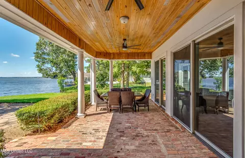 Exterior - 92 Grandview Cir, Brandon, MS 39047 photo 14 of 17