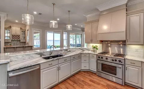 Kitchen - 92 Grandview Cir, Brandon, MS 39047 photo 3 of 7