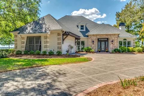 Exterior - 92 Grandview Cir, Brandon, MS 39047 photo 5 of 17