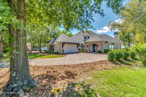 Exterior - 92 Grandview Cir, Brandon, MS 39047 photo 2 of 17